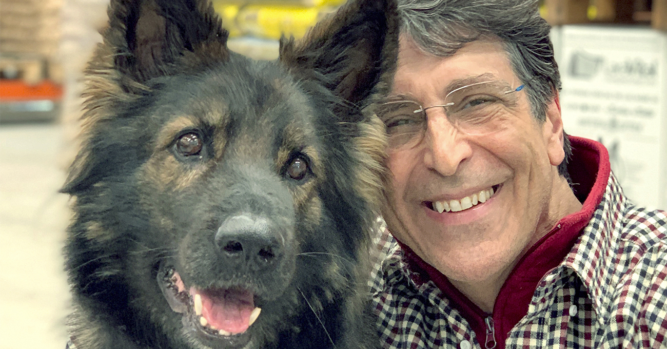 Conrado con un pastor belga